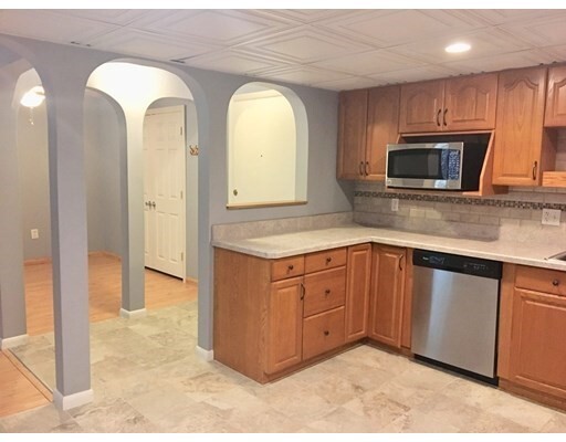 5 Shadowbrook Ln-Unit -18 in Milford, MA - Foto de edificio