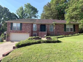 8711 Edgehill Dr SE in Huntsville, AL - Building Photo