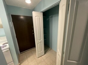 7615 E Quincy Ave, Unit 203 in Denver, CO - Foto de edificio - Building Photo