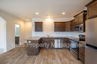 4850 Heathwood St NE in Salem, OR - Building Photo - Building Photo