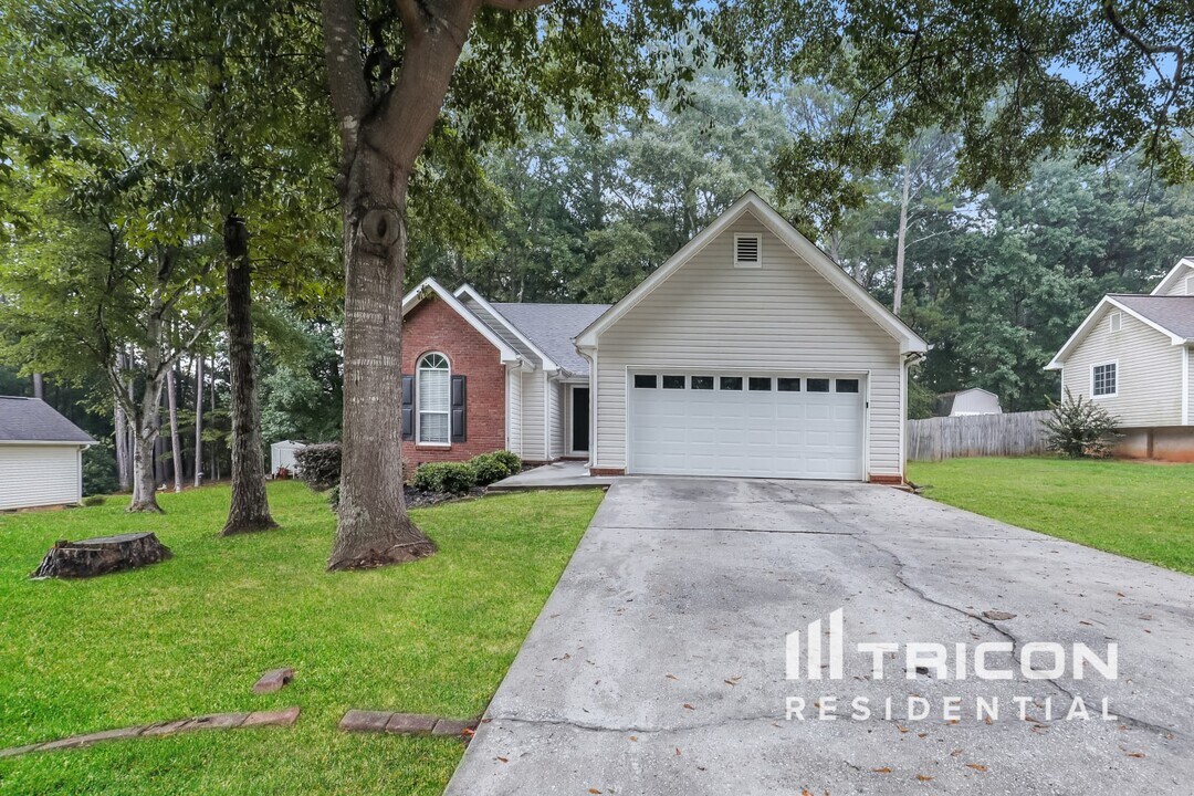 118 Valleydale Dr in Stockbridge, GA - Building Photo