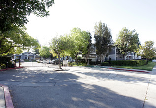 Pacific Villa Senior Apartments 55+ in Pomona, CA - Building Photo - Building Photo