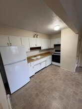 321 Riley Dr in Bloomington, IL - Building Photo - Building Photo