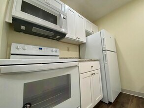 155 Eastern Ave-Unit -101 in Manchester, NH - Building Photo - Building Photo