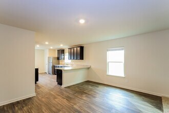 12025 Claudette St in San Antonio, TX - Foto de edificio - Building Photo