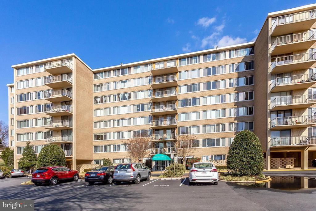 5565 Columbia Pike in Arlington, VA - Building Photo