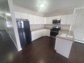 620 Dudley St, Unit 4 in Boston, MA - Foto de edificio - Building Photo