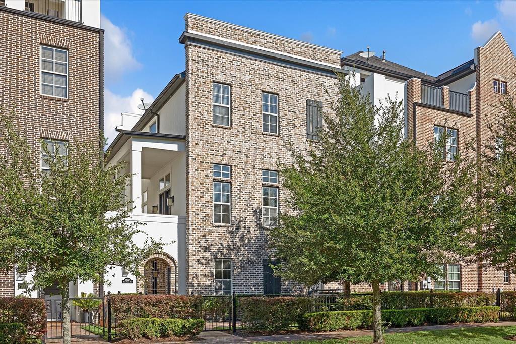 9632 Kings Cross Station in Houston, TX - Foto de edificio