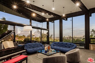 1406 1/2 N Kenter Ave in Los Angeles, CA - Building Photo - Building Photo