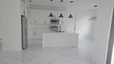 4102 12th St SW in Lehigh Acres, FL - Building Photo - Building Photo