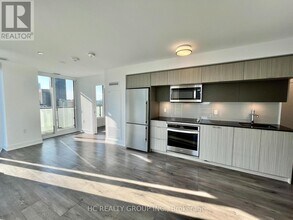 575-1575 Bloor St E in Toronto, ON - Building Photo - Building Photo