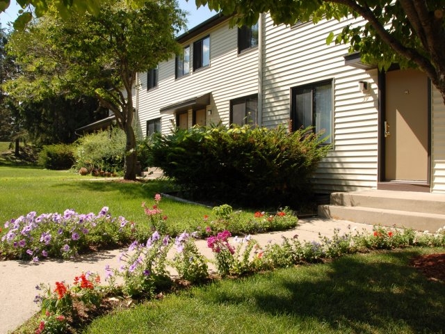 Windstone Townhomes in Chaska, MN - Building Photo - Building Photo