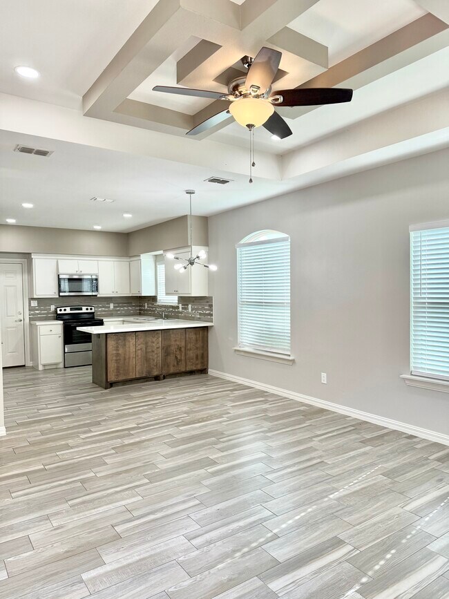 2008 W Taft St, Unit 2 in Weslaco, TX - Building Photo - Building Photo