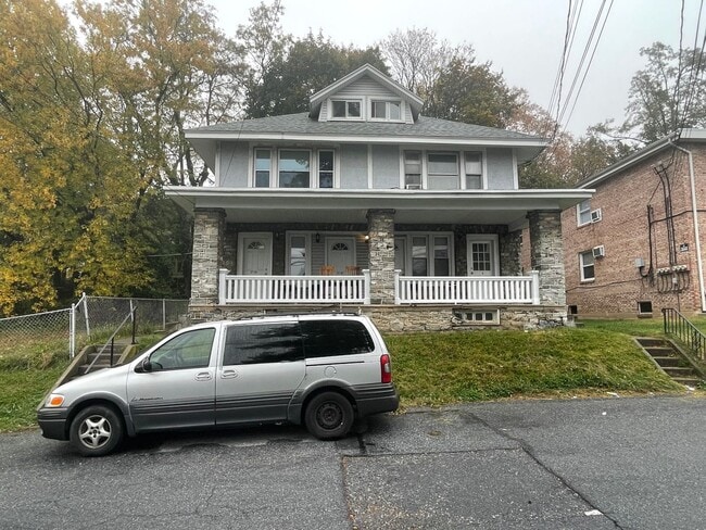 property at 2710 Woodlawn St