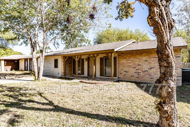 118 N Meadow St in Converse, TX - Building Photo - Building Photo