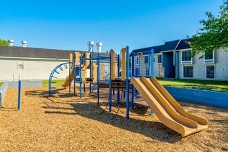 Casa Luna Apartments in Dallas, TX - Building Photo - Building Photo