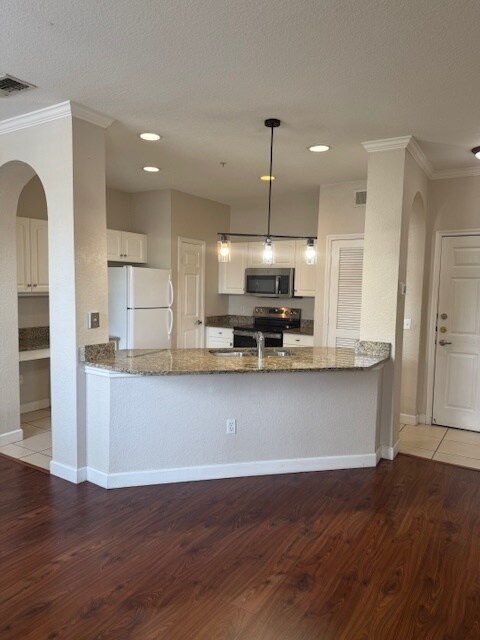 property at 860 N Orange Ave