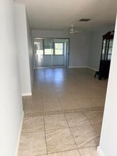 2804 Crosley Dr E in West Palm Beach, FL - Building Photo - Building Photo