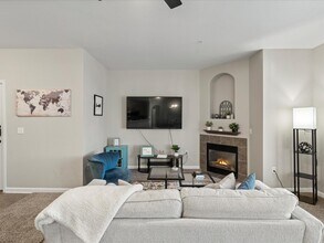 5726 N Genoa Way in Aurora, CO - Building Photo - Building Photo