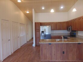 623 Zuni St, Unit D in Taos, NM - Building Photo