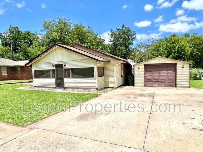 327 S Ponca Ave in Norman, OK - Building Photo - Building Photo