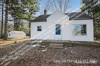 1542 River Terrace in East Lansing, MI - Building Photo - Building Photo