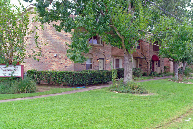 6915-6931 Calder Ave in Beaumont, TX - Building Photo - Building Photo