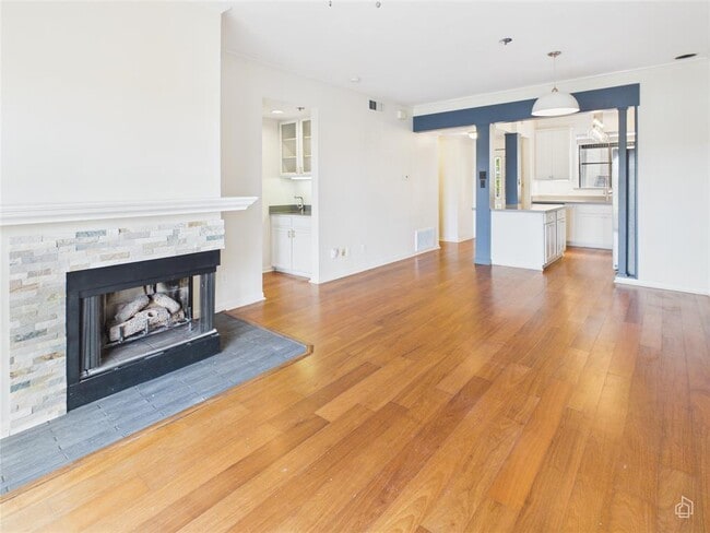 1741 Spyglass Dr in Austin, TX - Foto de edificio - Building Photo