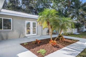 2060 Sunnyside Pl in Sarasota, FL - Building Photo - Building Photo