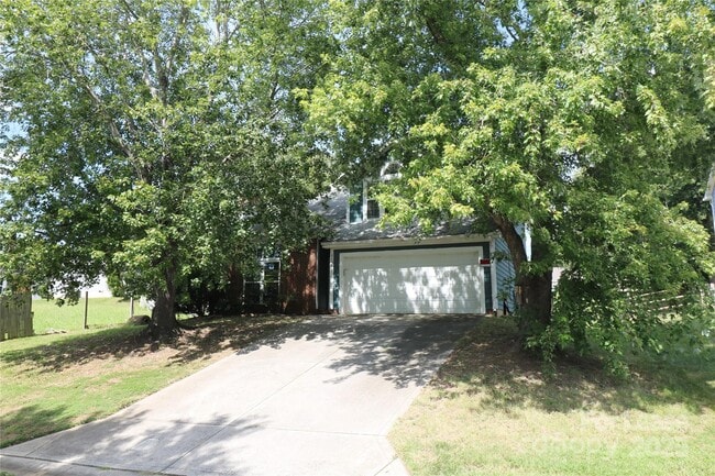 7130 Lanark Ct in Charlotte, NC - Building Photo - Building Photo