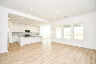 5624 Forest Cove Drive in Rosenberg, TX - Building Photo - Building Photo