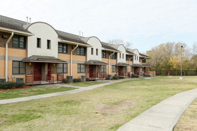 Irvington Village in Houston, TX - Building Photo - Building Photo