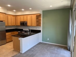 606 Almaden Walk Loop in San Jose, CA - Building Photo - Building Photo