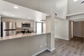 Maryland Court Apartments in Phoenix, AZ - Building Photo - Building Photo