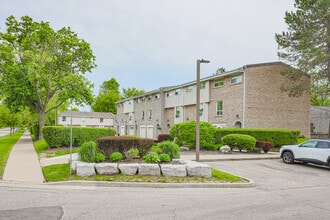 Creekside Townhomes in Oshawa, ON - Building Photo - Building Photo