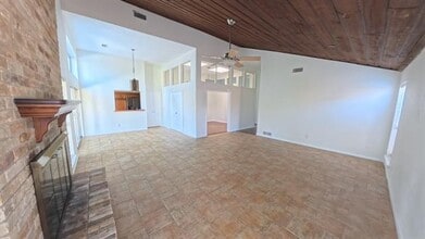 7215 Cutter Mill Dr in Dallas, TX - Building Photo - Building Photo