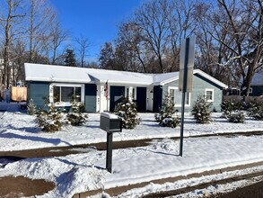 328 E Livingston St, Unit 328 in Howell, MI - Foto de edificio - Building Photo