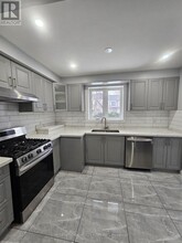 517 Sandmere Pl in Oakville, ON - Building Photo - Building Photo