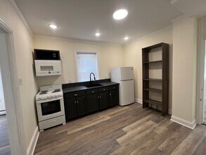 823 Maple Ave in Phoenixville, PA - Building Photo - Building Photo