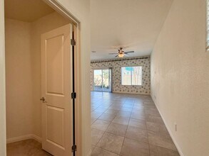 380 Canary Song Dr in Henderson, NV - Building Photo - Building Photo