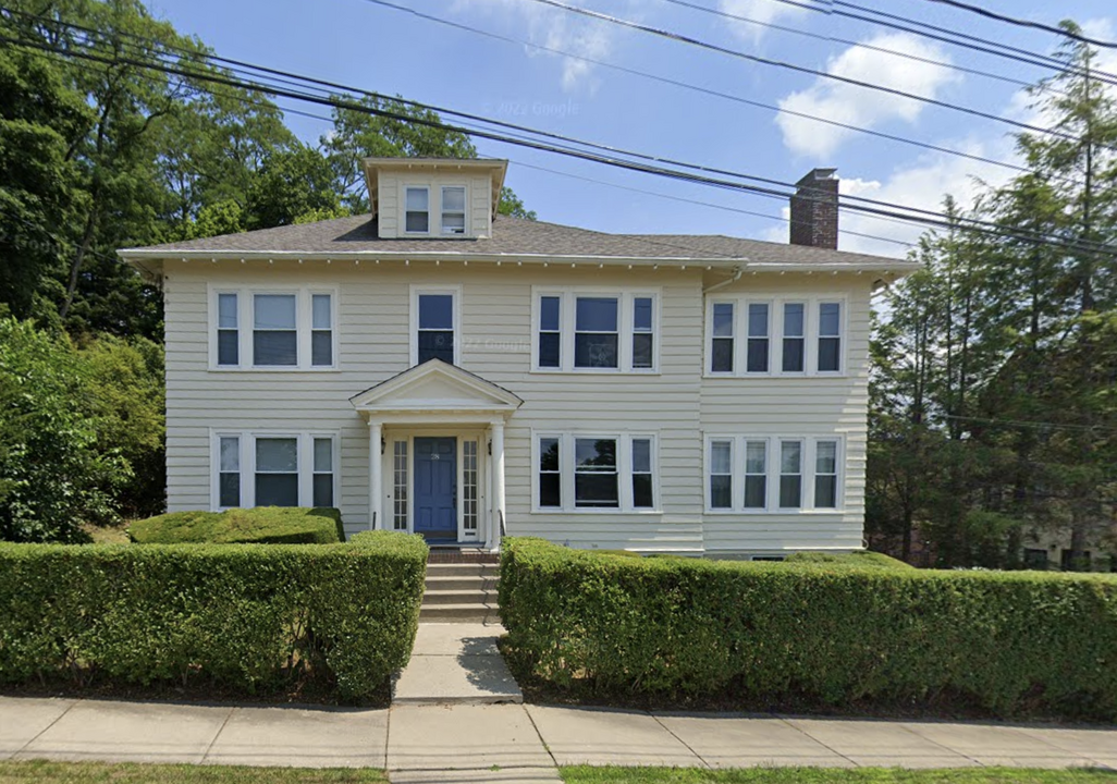 28 Manet Rd, Unit 2 in Chestnut Hill, MA - Building Photo