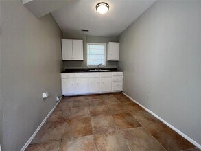 1129 4th Ave N in Texas City, TX - Building Photo - Building Photo