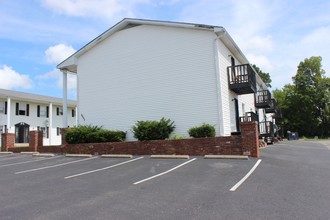 Rockcreek Apartments in Bowling Green, KY - Foto de edificio - Building Photo