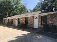 1122 E Sabine St Apartments