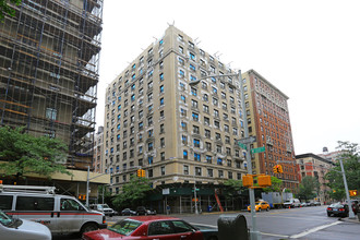 905 W End Ave in New York, NY - Building Photo - Building Photo