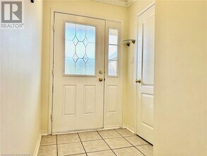 2110 Glenhampton Rd in Oakville, ON - Building Photo - Building Photo