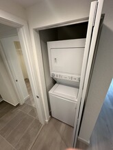 7450 NW 103rd Pl in Doral, FL - Building Photo - Building Photo