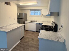 5485 Harpers Farm Rd in Columbia, MD - Building Photo - Building Photo