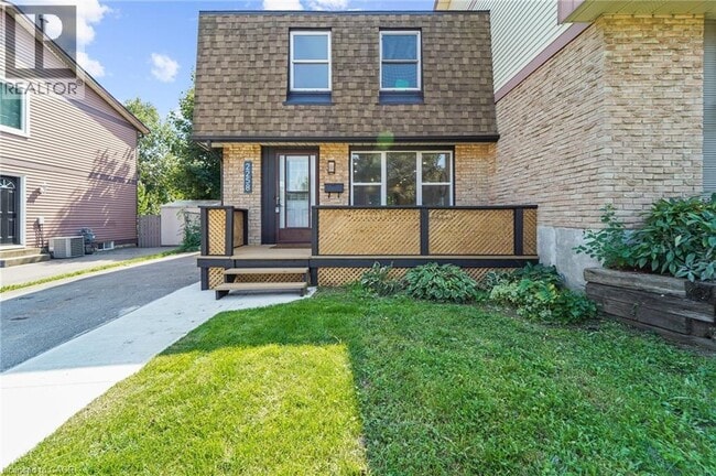 property at 2258 Manchester Dr