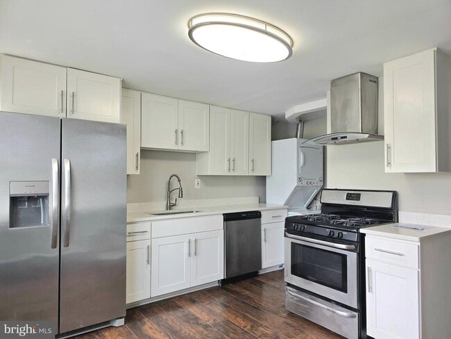3170 Shiloh Ct in Halethorpe, MD - Building Photo - Building Photo